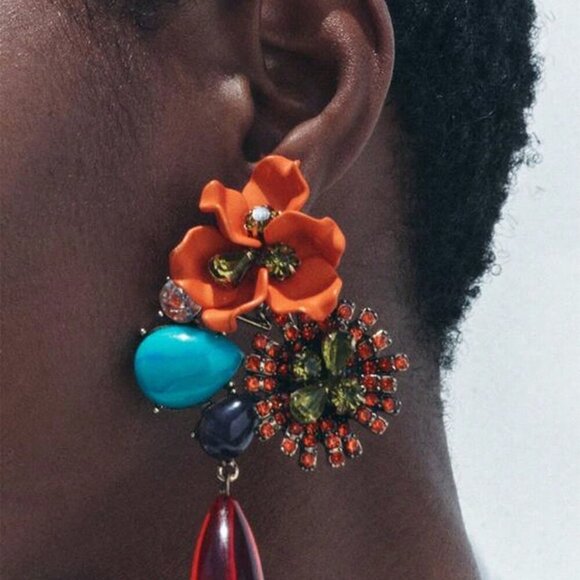 Preppy Women's Vintage Floral Crystal-Embellished Teardrop Earrings - Picture 7 of 8